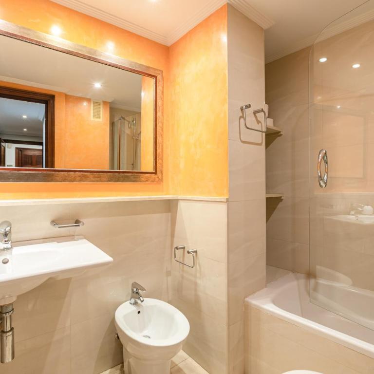 Green- Apartments Las Setas - Three-Bedroom Apartment - 12