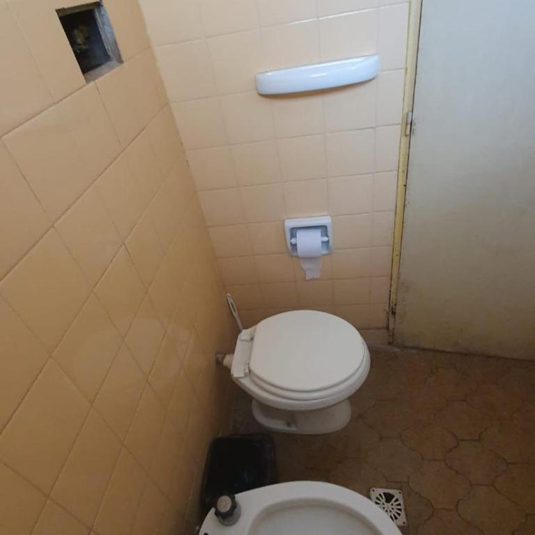 Habitacion economica con estacionamiento Necochea - Quadruple Room with Private Bathroom - 10
