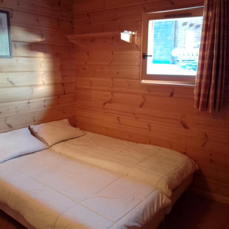 Chalet 5 pièces avec terrasse et parking - FR-1-504-624 - Chalet - 7