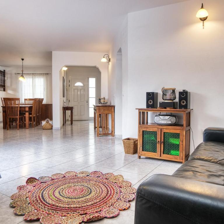 Casa El Paraiso - Private Pool, Jacuzzi, Air-con and BBQ By Lanzarote Vacation Homes - Casa de 4 dormitorios - 9
