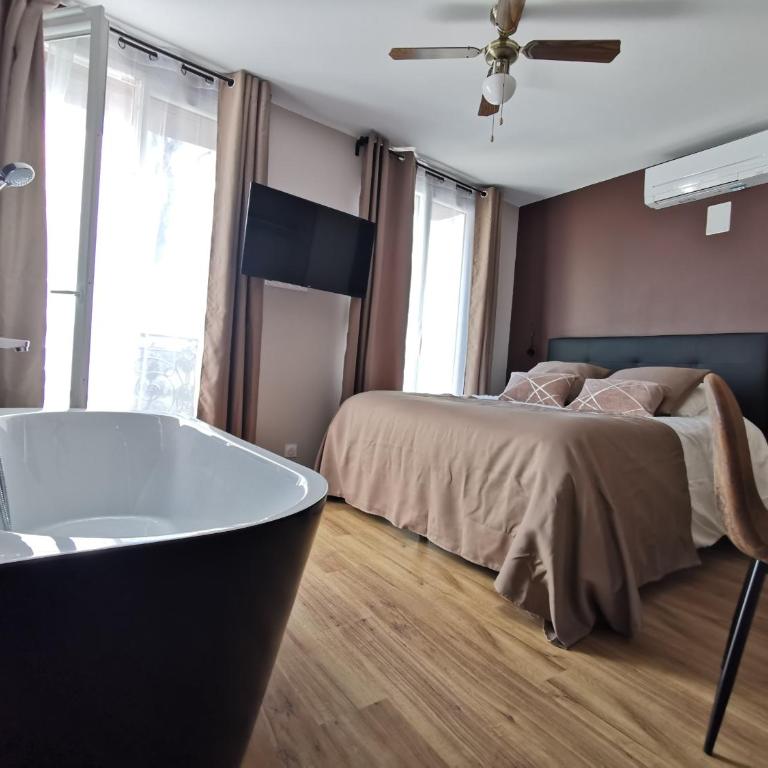 Appart Hotel Spa Perpignan - Chambre Double Deluxe avec Baignoire - 9