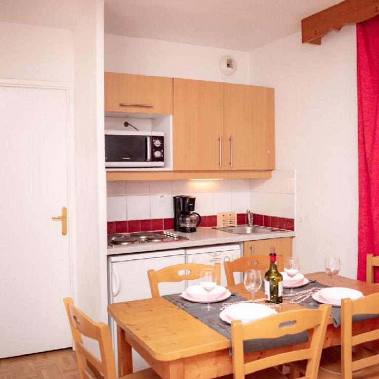 Appartement 3 pièces, 6 pers, balcon, ski, Puy-Saint-Vincent - Apartment mit 2 Schlafzimmern - 4