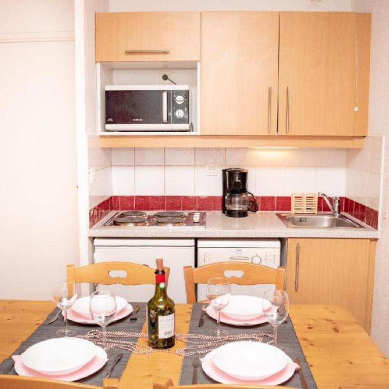 Appartement 3 Pièces, 6 Pers. avec Balcon à Puy-Saint-Vincent - Apartment mit 2 Schlafzimmern - 4