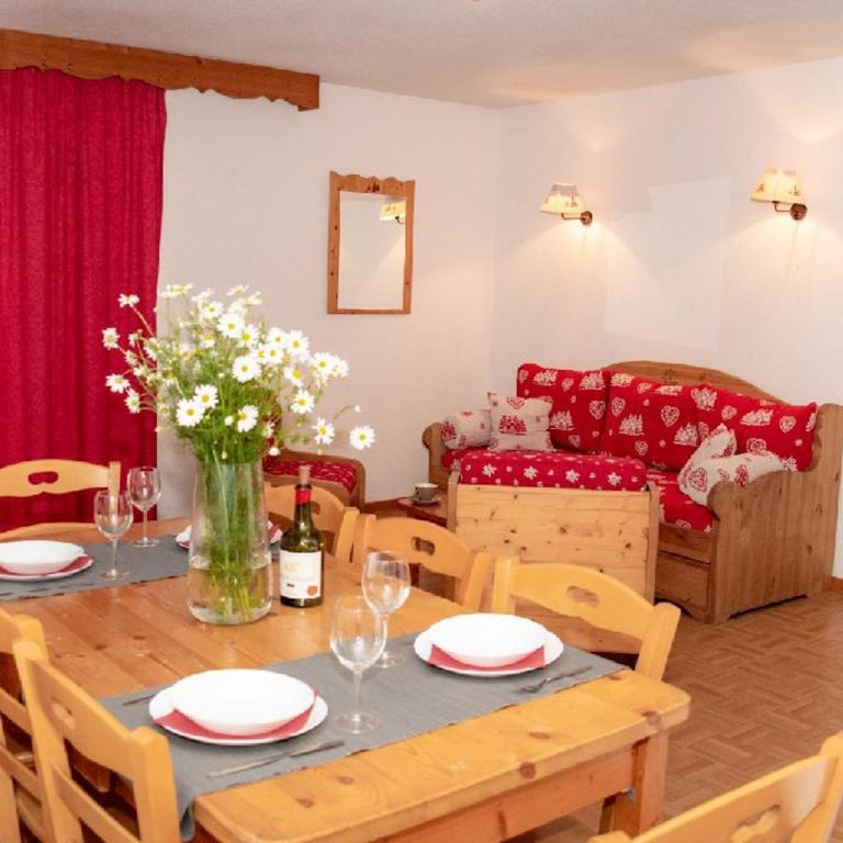 Appartement spacieux 4 pièces, 8 personnes avec parking à Puy-Saint-Vincent - Two-Bedroom Apartment - 2