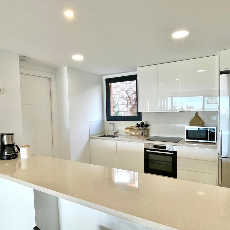 Luxury 3 Bedroom Apartment 300m from the Beach - Apartamento de 3 dormitorios - 7