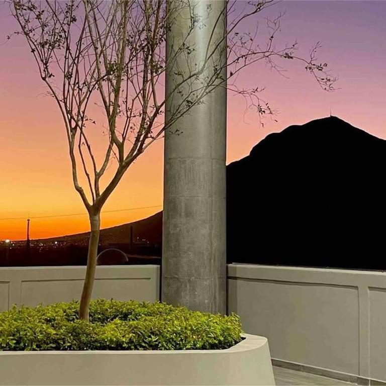 Exclusivo departamento a un lado de la Arena Mty, Fundidora y Cintermex - Two-Bedroom Apartment - 16