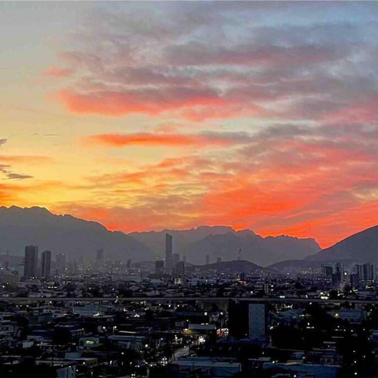 Exclusivo departamento a un lado de la Arena Mty, Fundidora y Cintermex - Two-Bedroom Apartment - 5