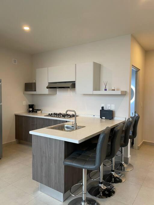 Exclusivo departamento a un lado de la Arena Mty, Fundidora y Cintermex - Two-Bedroom Apartment - 6