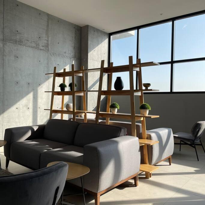 Exclusivo departamento a un lado de la Arena Mty, Fundidora y Cintermex - Two-Bedroom Apartment - 29