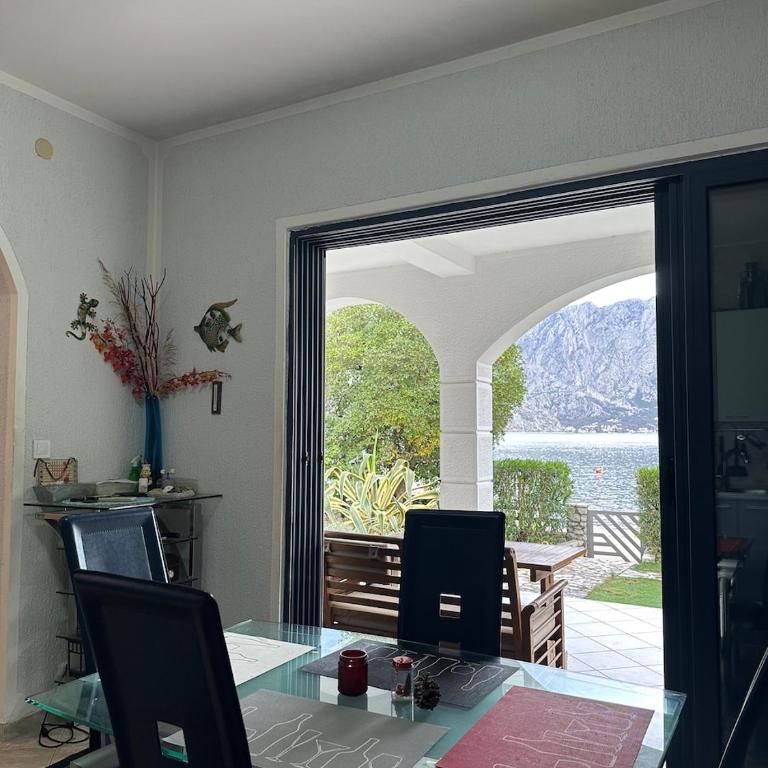 House with front garden and amazing view - Three-Bedroom House - 12