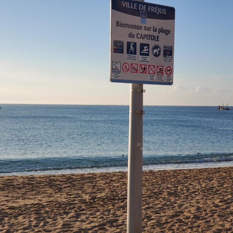 Frejus Plage Le Capitole T2 35m2 Climatise balcon - Apartment mit Meerblick - 12