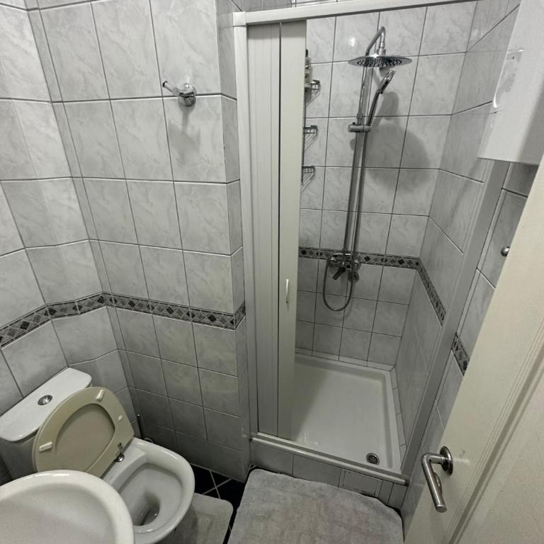 House with front garden and amazing view - Three-Bedroom House - 23