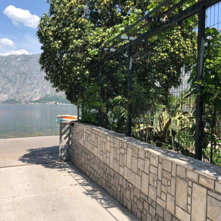 House with front garden and amazing view - Three-Bedroom House - 28
