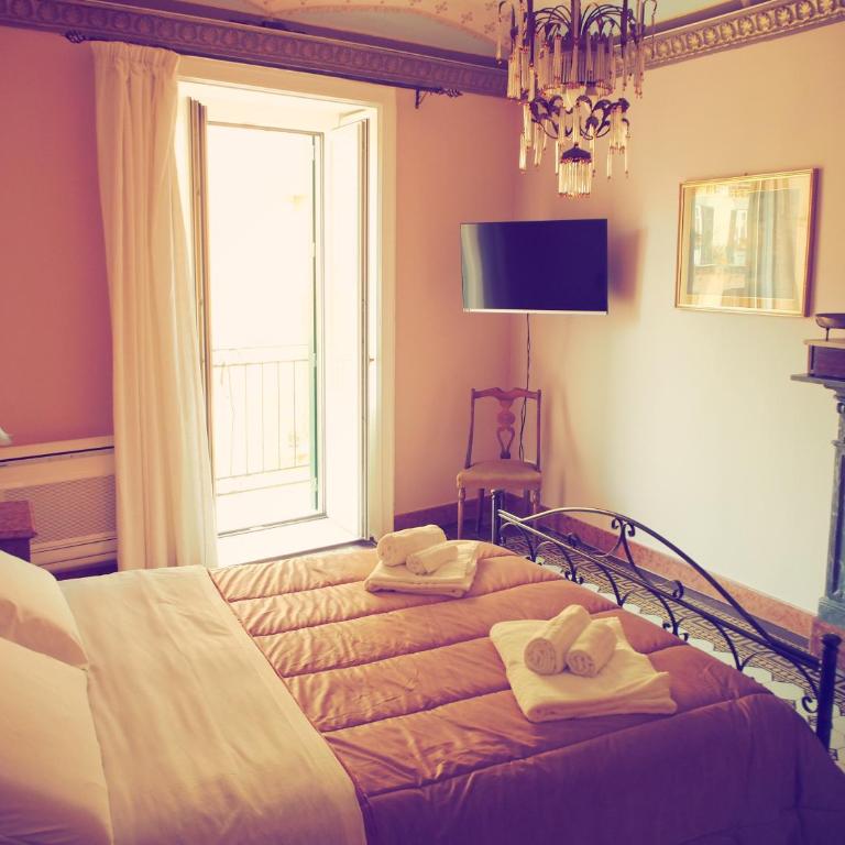 Dimora Lecerf - Double Room with Balcony - 6