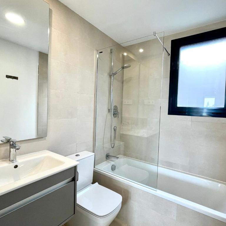 Luxury 3 Bedroom Apartment 300m from the Beach - Apartamento de 3 dormitorios - 26