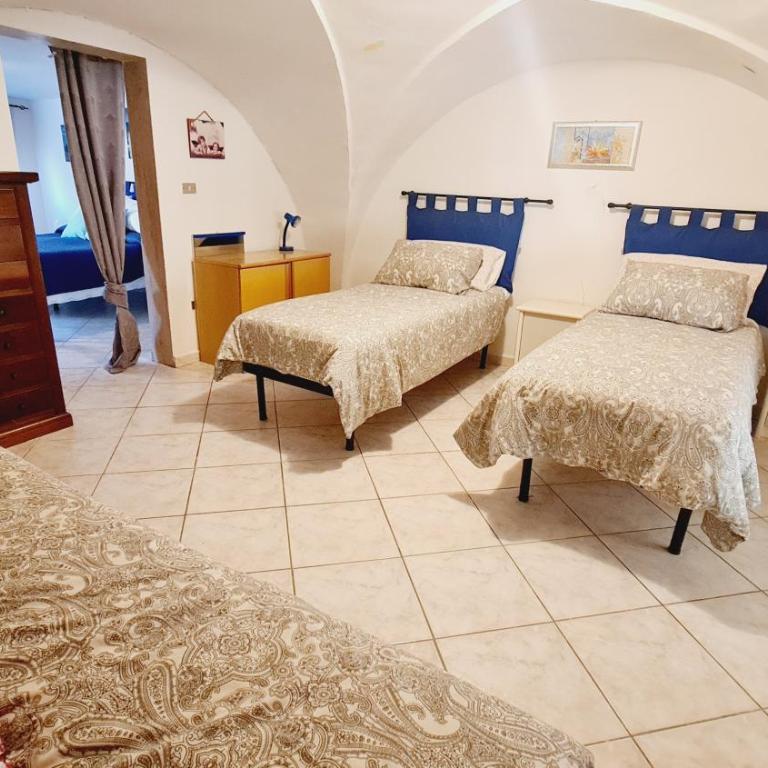 Ambra House - Two-Bedroom Apartment - 17