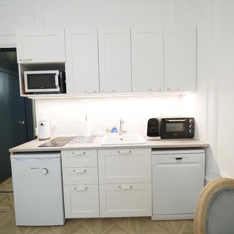 LE PALAIS DES PARCS - Chic - Centre Ville - Face au Parc - Appartement 1 Chambre - 11