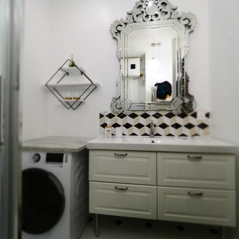 LE PALAIS DES PARCS - Chic - Centre Ville - Face au Parc - Appartement 1 Chambre - 20