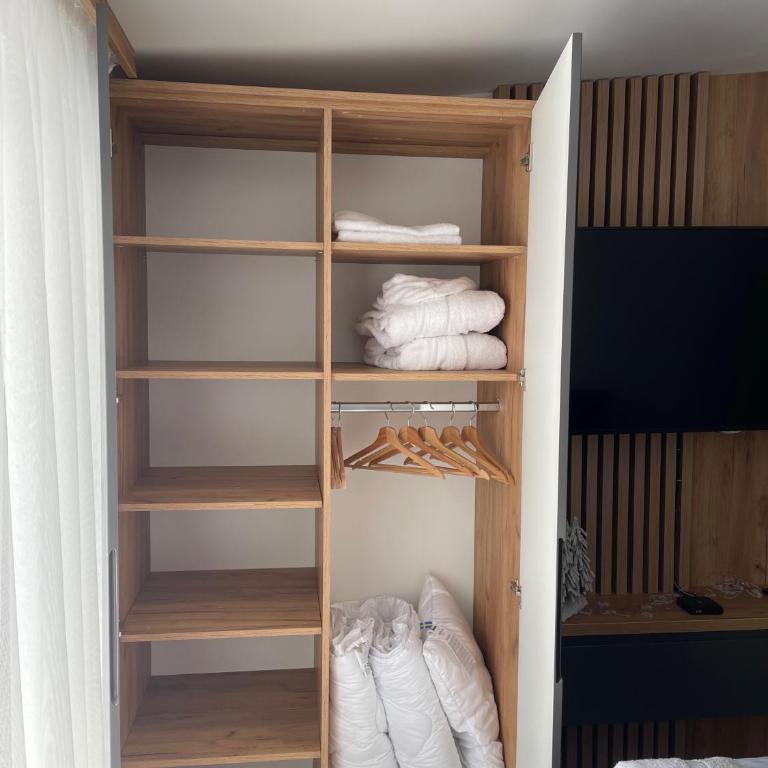 Apartmani NLUX and SPA - Studio with Terrace - 19