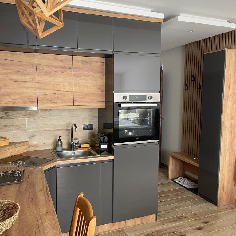 Apartmani NLUX and SPA - Studio with Terrace - 23