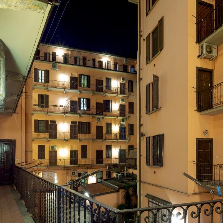 [Porta Venezia • Duomo] Wi-Fi • Netflix • Metro - One-Bedroom Apartment - 11