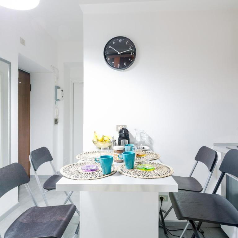[Porta Venezia • Duomo] Wi-Fi • Netflix • Metro - One-Bedroom Apartment - 8