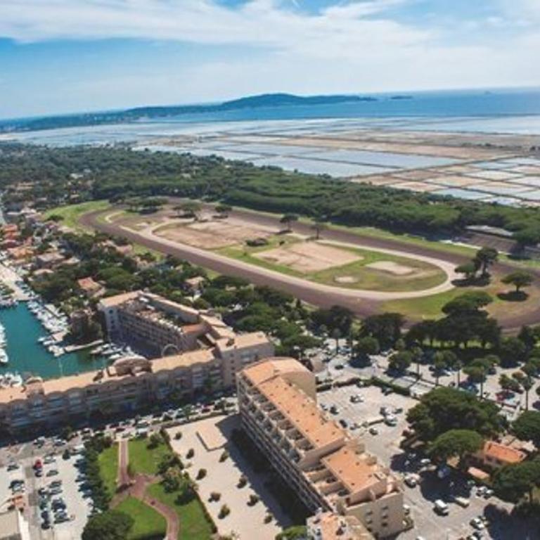 Hyères Port : T2 avec Loggia, WIFI, Parking, Climatisation, 4 Pers., Proche Plaisance - FR-1-335-164 - Apartment - 5