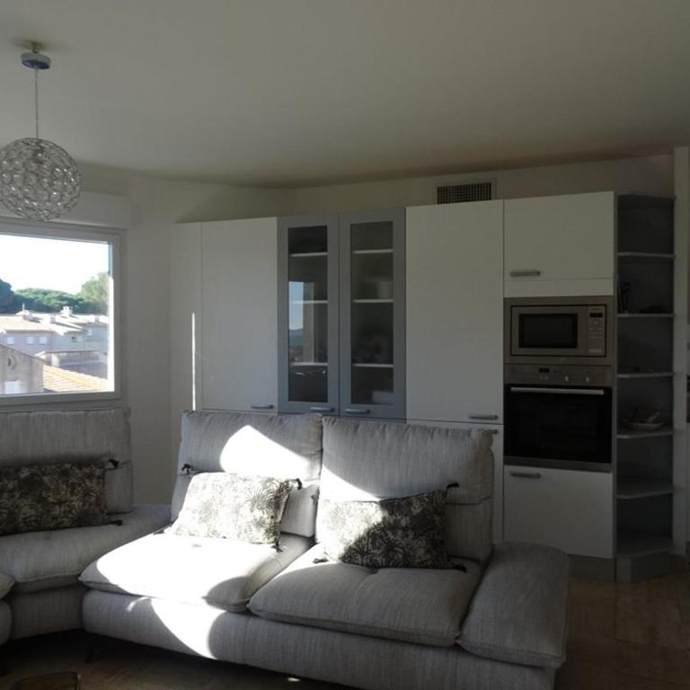 Appartement spacieux à Hyères avec piscine, climatisation et Wi-Fi - FR-1-335-156 - Apartment - 5