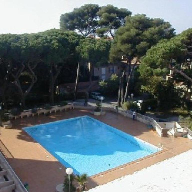 Studio Cabine à Hyères : piscine, proche port, plages et aéroport, parking inclus - FR-1-335-171 - Studio - 1