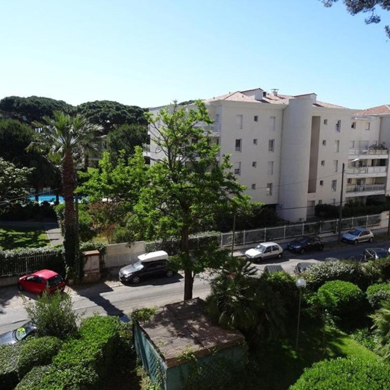 Studio Cabine à Hyères : piscine, proche port, plages et aéroport, parking inclus - FR-1-335-171 - Studio - 4