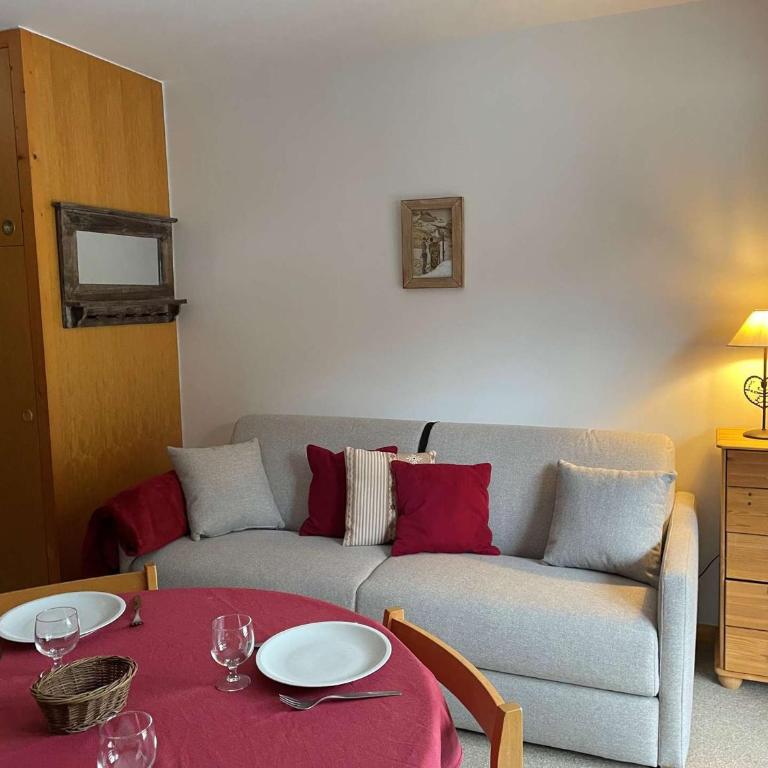 Studio cosy à Méribel, à 20m des pistes, avec balcon, casier à ski et accès facile aux navettes - FR-1-180-333 - Appartement (4 Adultes) - 1