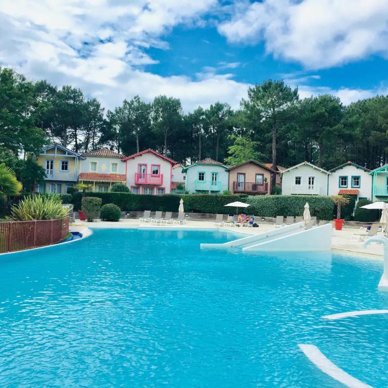 Maison 2 chambres 6 pers à Lacanau Océan, piscine, golf, Wi-Fi - Haus mit 2 Schlafzimmern - 2