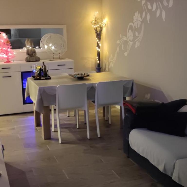 Apartamento con vistas al mar - Two-Bedroom Apartment - 60
