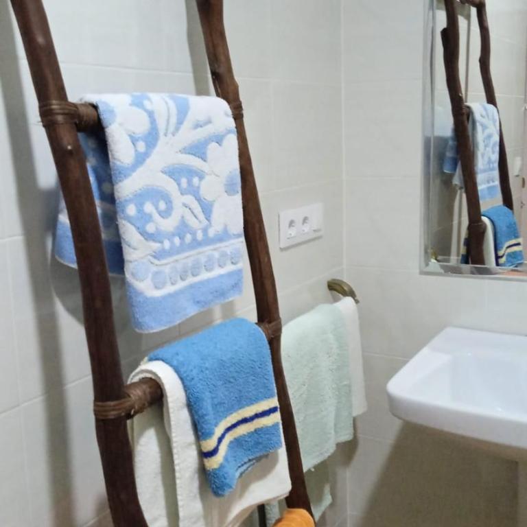 ALOJAMIENTO RURAL CASA LOS ARENALES - Four-Bedroom House - 4