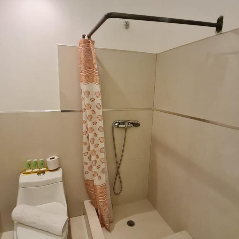 Hotel Cayman - Habitación Triple - 4