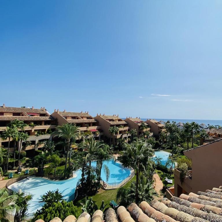 Beautiful 5 * Penthouse very near the beach - Three-Bedroom Apartment - 9