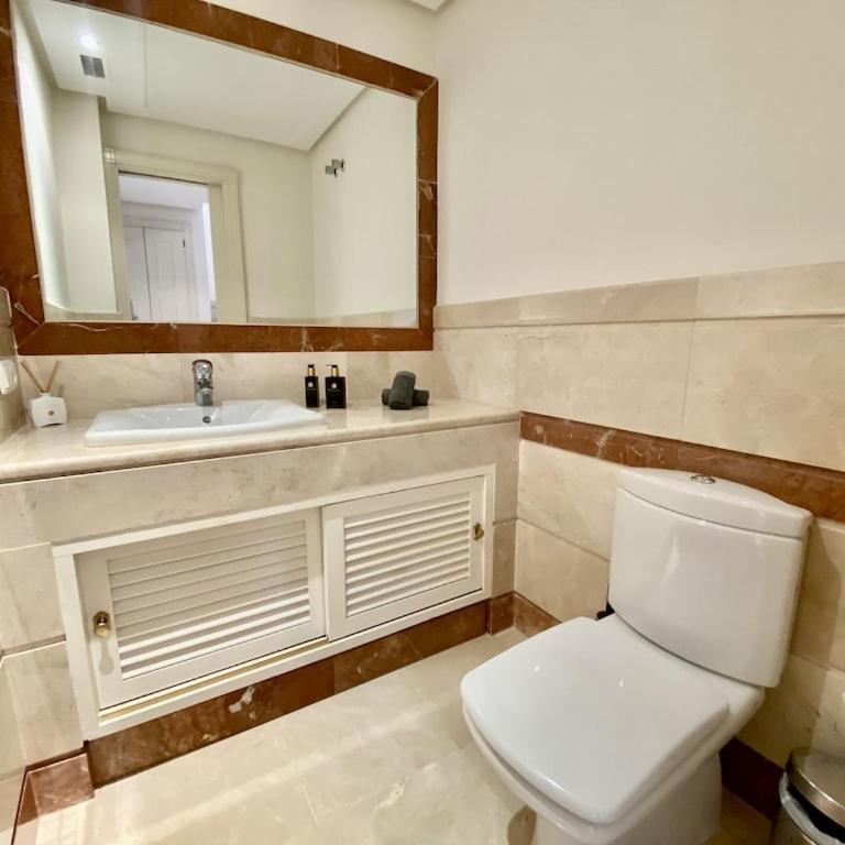Beautiful 5 * Penthouse very near the beach - Three-Bedroom Apartment - 21