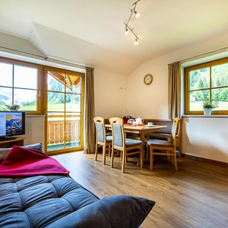 Appartement Angerhaus - Apartment with Balcony - 13