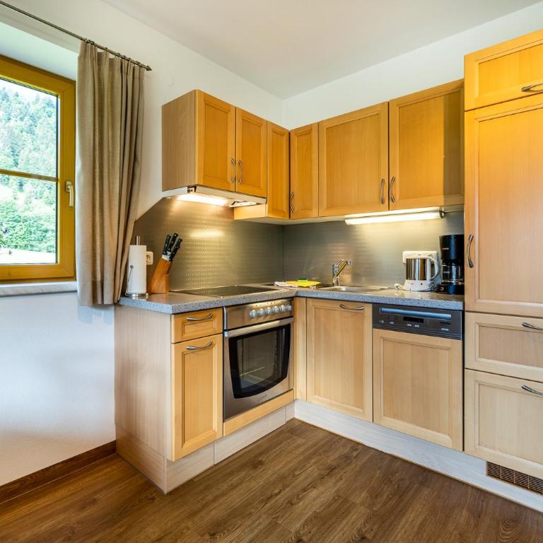 Appartement Angerhaus - Apartment with Balcony - 9