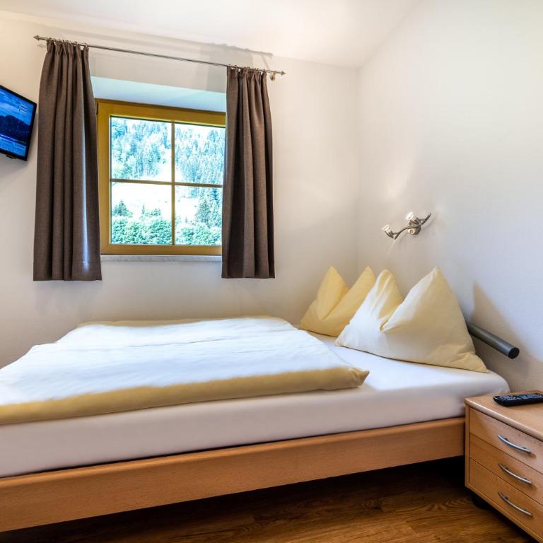 Appartement Angerhaus - Apartment with Balcony - 11