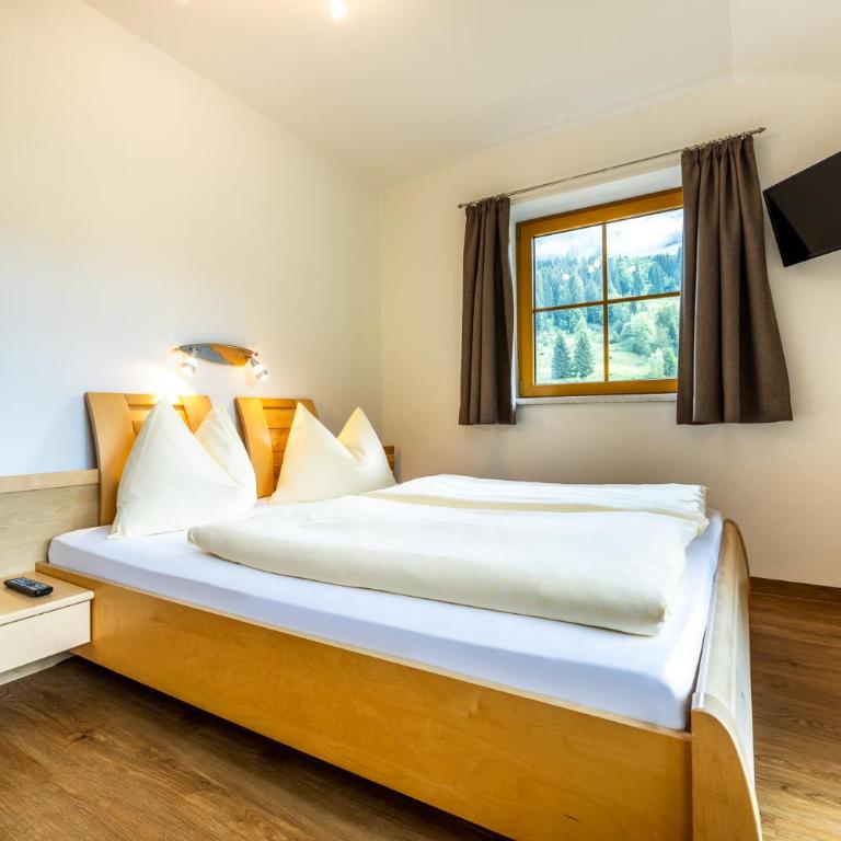 Appartement Angerhaus - Apartment with Balcony - 1