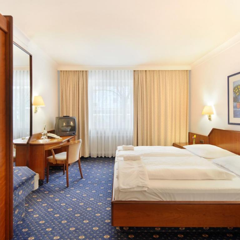 Ambassador Parkhotel - Doppelzimmer - 1