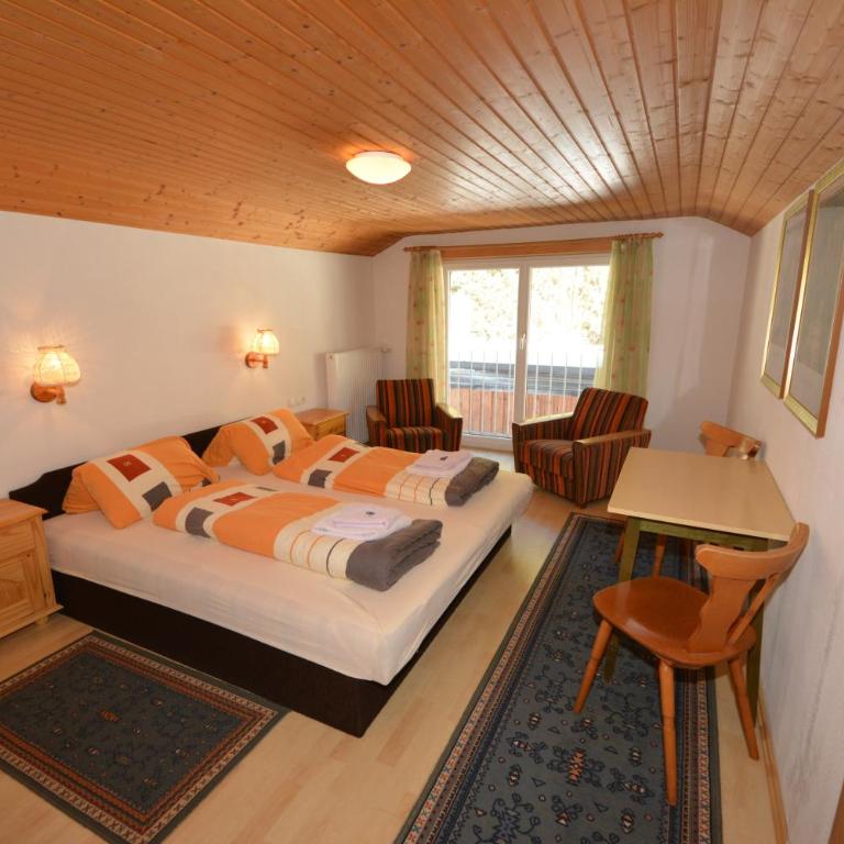 Haus Rudigier by Châtel Reizen - Doppel- oder Zweibettzimmer mit Gemeinschaftsbad - 1