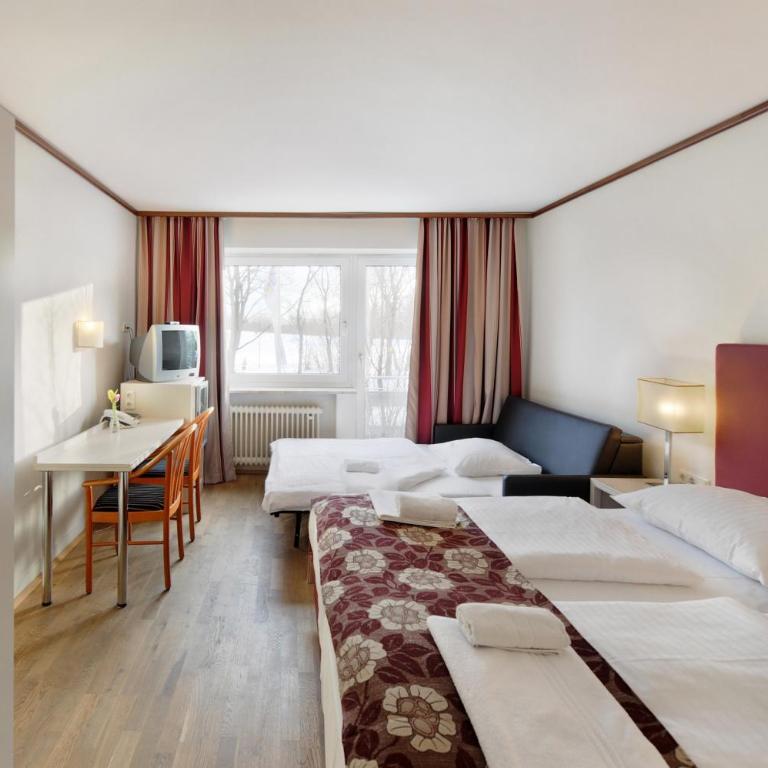 Ambassador Parkhotel - Dreibettzimmer - 2