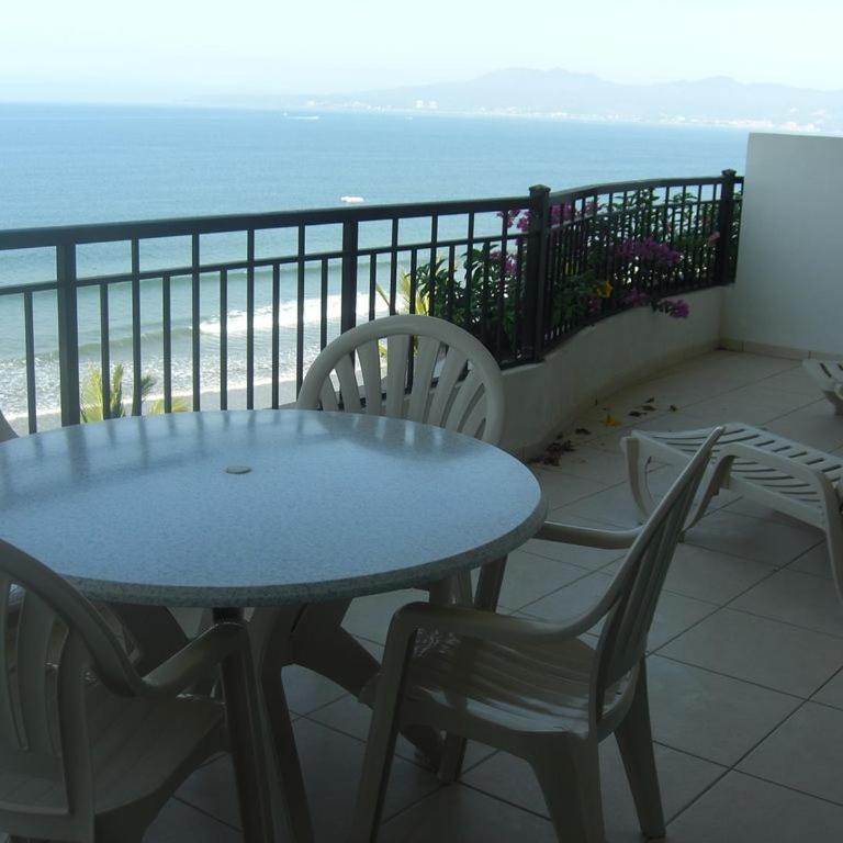 5 Star Playa Royale 2 Bedrooms on the 6th floor ask about our other PRR condos - Apartamento - 4