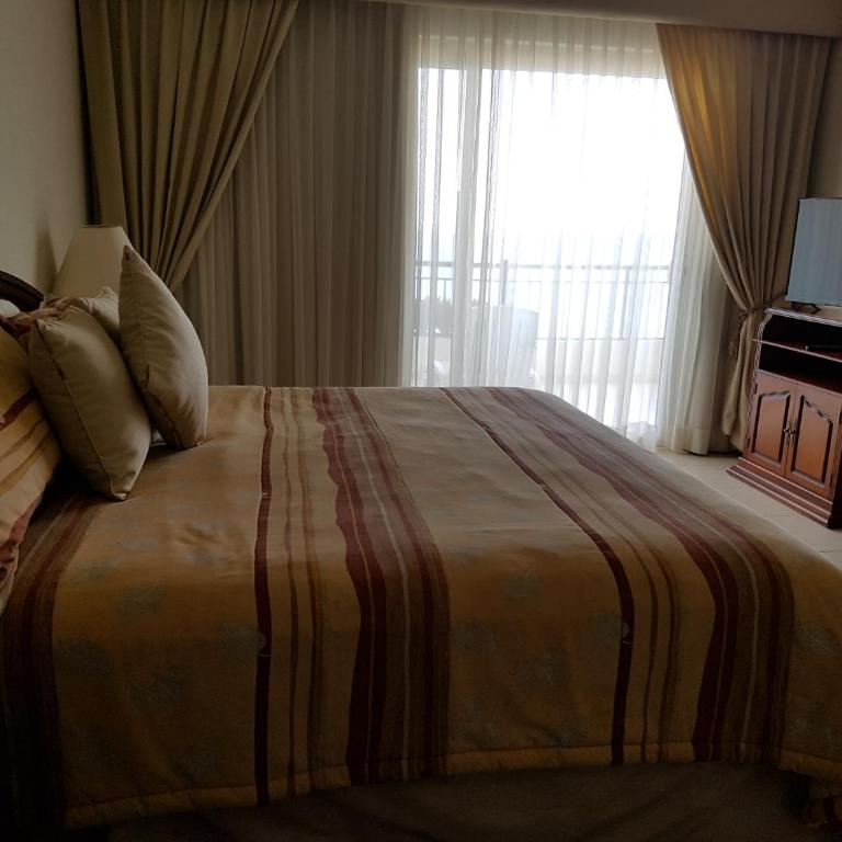 5 Star Playa Royale 2 Bedrooms on the 6th floor ask about our other PRR condos - Apartamento - 29