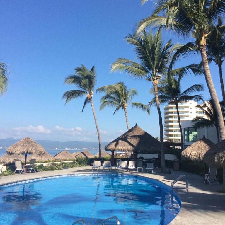 5 Star Playa Royale 2 Bedrooms on the 6th floor ask about our other PRR condos - Apartamento - 32