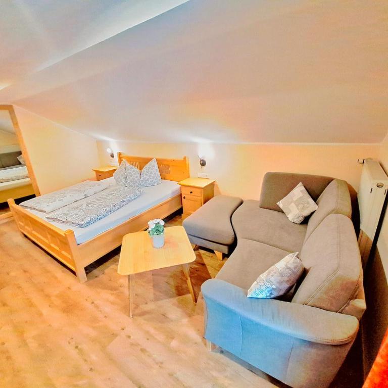 Pension Carina - Comfort Doppelzimmer mit Balkon und Seeblick - 12