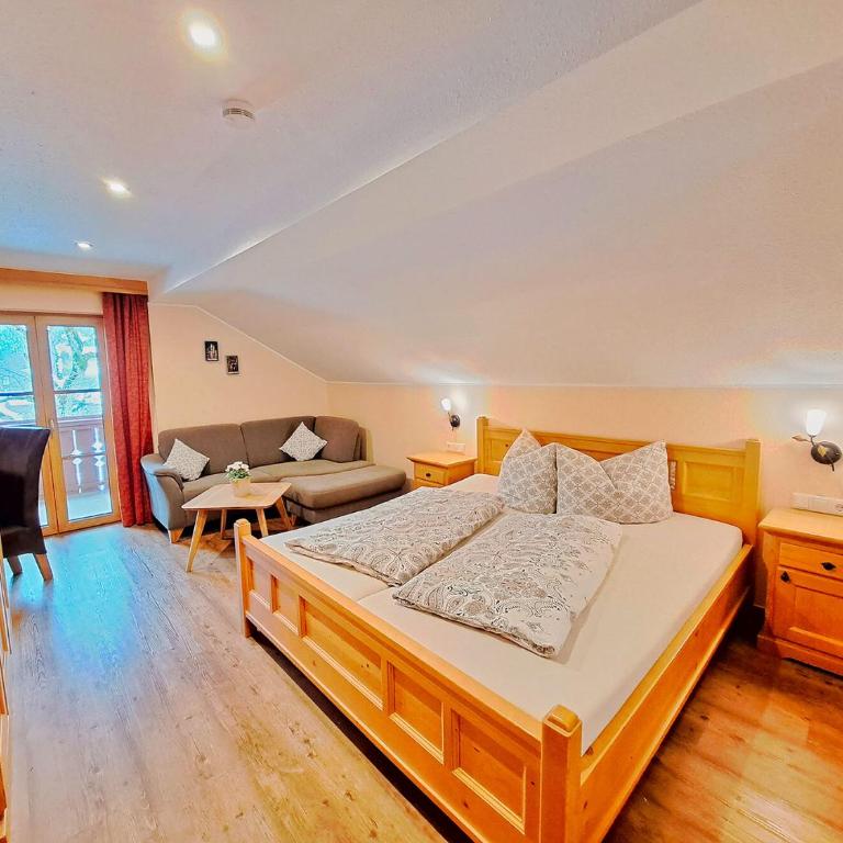 Pension Carina - Comfort Doppelzimmer mit Balkon und Seeblick - 13