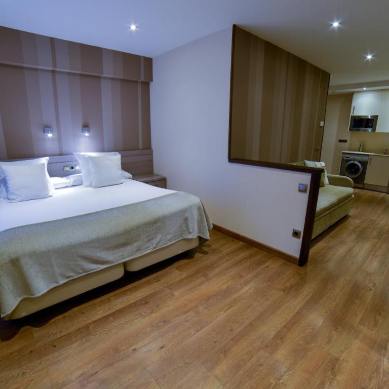 Apartamentos Turísticos Llanes - Superior Studio - 1